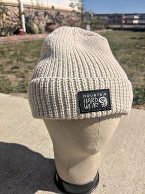 Mountain Hardwear Ribbed Beanie